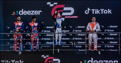 Qui arrive à la première position ?