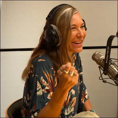 Pourquoi se surnomme-t-elle "Zazie" ?