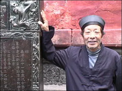 Comment s'appelle un prêtre taoïste ?