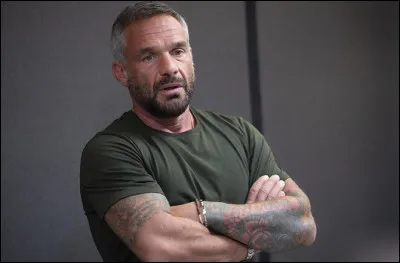 Avec quelle grande chanteuse a-t-il eu une aventure de 2010 à 2012 ?