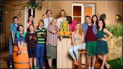 Sur quelle chaîne était diffusée la série humoristique "Nos chers voisins" de 2012 à 2017 ?