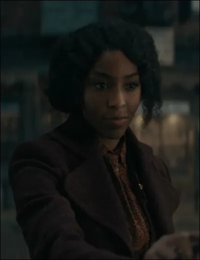 Qui est l’actrice de Lally dans "Les Animaux fantastiques" ?