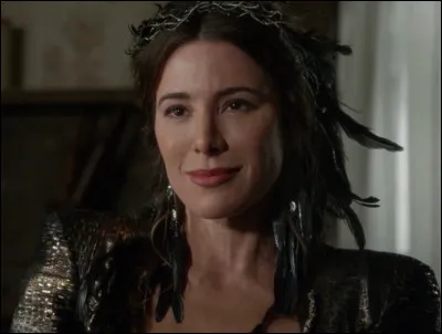 De qui la Fée Noire est-elle la mère dans "Once Upon a Time" ?
