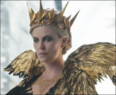 De qui Ravenna est-elle la sœur dans "Le Chasseur et la Reine des glaces" ?