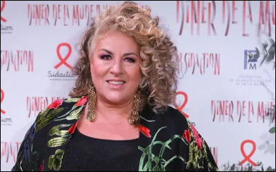 Avec qui anime-t-elle la finale de l'Eurovision de 2015 à 2017 ?