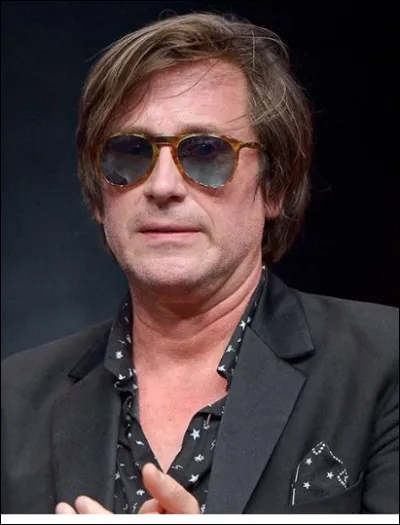 Quel est le pr&eacute;nom de ce musicien et chanteur fran&ccedil;ais dont le patronyme est Dutronc ?