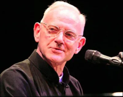 Quel est le pr&eacute;nom de cet auteur-compositeur-interpr&egrave;te fran&ccedil;ais dont le patronyme est Sheller ?