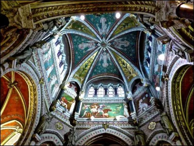 Ars : à quel ecclésiastique est associé le nom de ce village de l'Ain ?