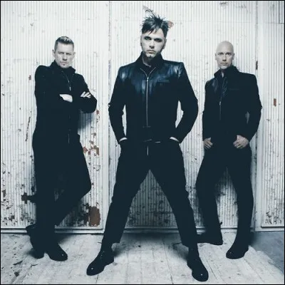 Complétez : 
"Schuld und..."