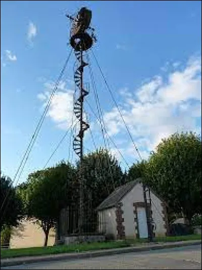 Je vous attends dans le Centre-Val-de-Loire, au pied de l'éolienne Bollée, à Nogent-le-Phaye. Village de l'aire d'attraction Chartraine, il se situe dans le département ...