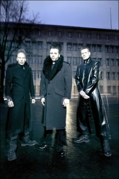 Complétez : 
"Ich hoff, der Bart im..."