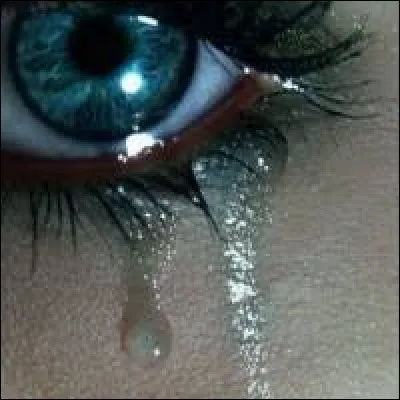 J'ai honte, Lola, que ton ... ne puisse plus résonner de ton rire et que personne ne puisse plus te serrer dans ses bras.