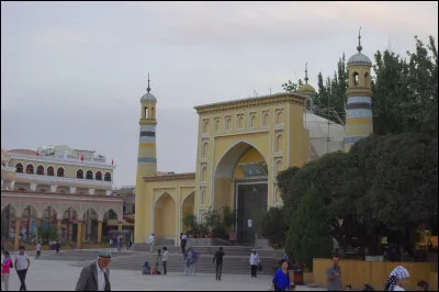 K comme Kachgar : dans quel pays la ville de Kachgar 400 000 habitants, située à l'ouest du désert du Taklamakan, se trouve-t-elle ?
