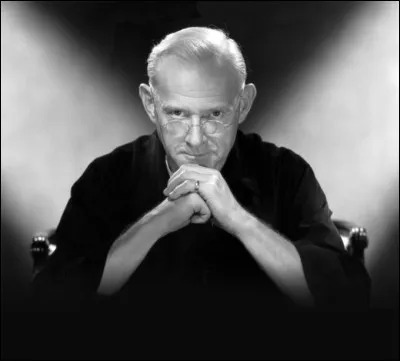 ''Ça tient souvent à presque rien
Un simple geste de sa main
A changé jusqu'au bout mes moindres habitudes
Et c'est bien''
Alors, c'est quoi ?