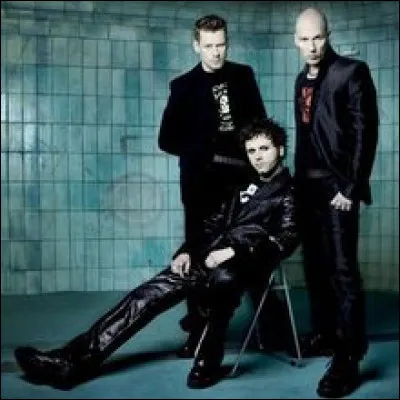 Complétez : 
"Nur schwarze..."