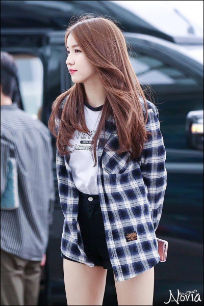 Pour séduire quelle jeune femme Zeus s'est-il métamorphosé en cygne ?