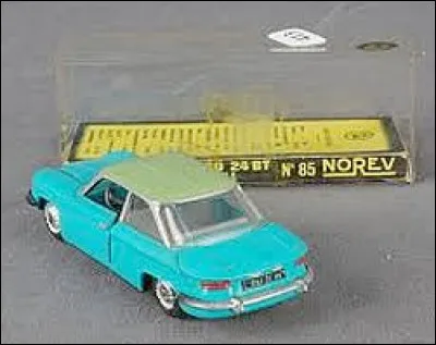 Voici une reproduction d'une Panhard par le fabriquant Norev. Mais de quel modèle s'agit-il ?