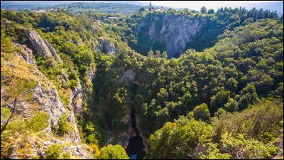 K comme karstique : qu'est-ce qu'un relief karstique ?