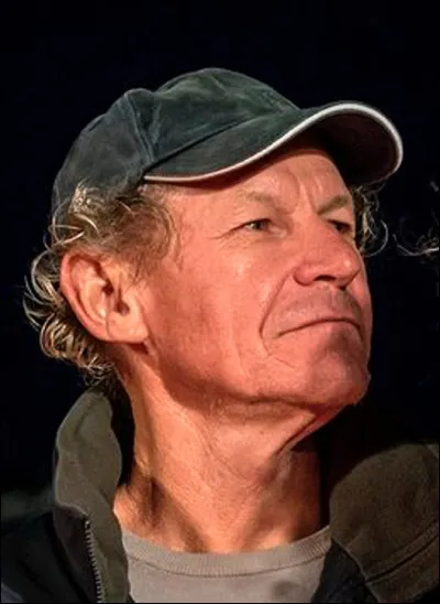 Qui est l'épouse du célèbre navigateur Philippe Poupon qui parcours les mers du monde avec femme et enfants pour produire ensemble des documentaires ?