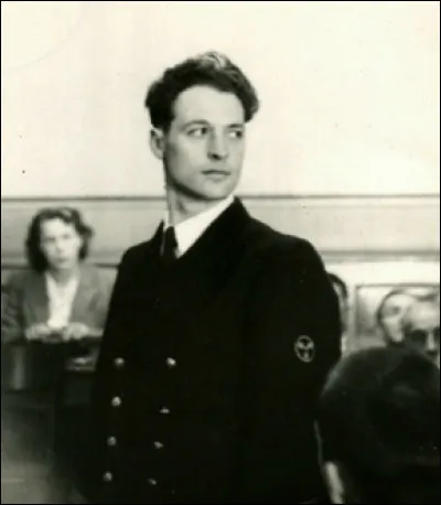 Il a été au centre d'une affaire d'opposition à la guerre d'Indochine, c'est ... Martin