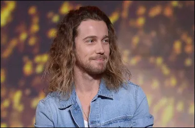 Avec qui interprète-t-il le titre "Larme Fatale" sorti en 2021 ?