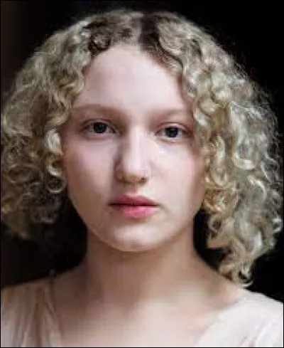 Quel est le nom de cette actrice ?