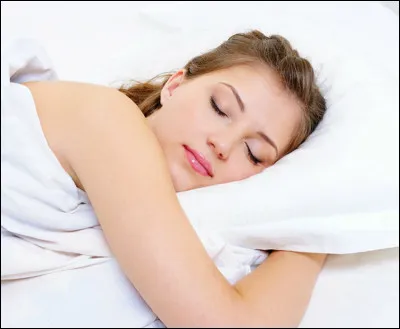 Selon l'expression, de quel m&eacute;tal est un sommeil lourd et profond ?