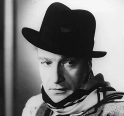 Qui est ce dramaturge fran&ccedil;ais, auteur de cette citation : ''Le sommeil de ma femme &eacute;tait de beaucoup ce qu'elle avait de plus profond'' ?