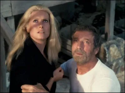 Montand : dans quel film Yves Montand joue-t-il aux côtés de Catherine Deneuve ?