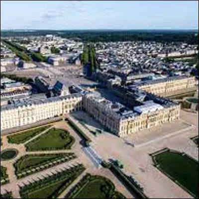 Dans quel lieu du ch&acirc;teau de Versailles, long de 73 m&egrave;tres, fut proclam&eacute;e la cr&eacute;ation de l�Empire allemand ?