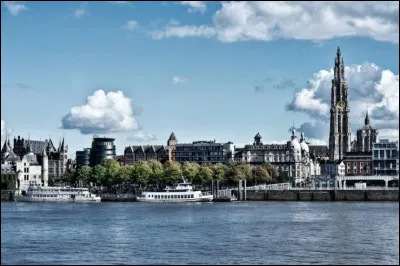 Quel fleuve arrose la ville d'Anvers ?