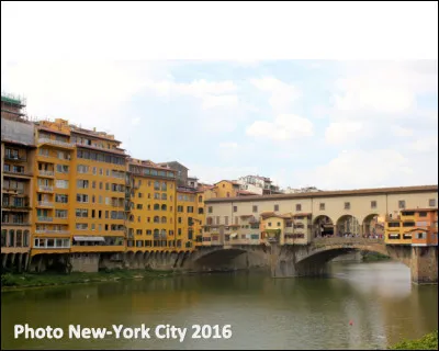 Quel fleuve arrose la ville de Florence en Italie ?