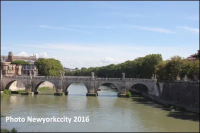 Quel fleuve arrose la ville de Rome ?