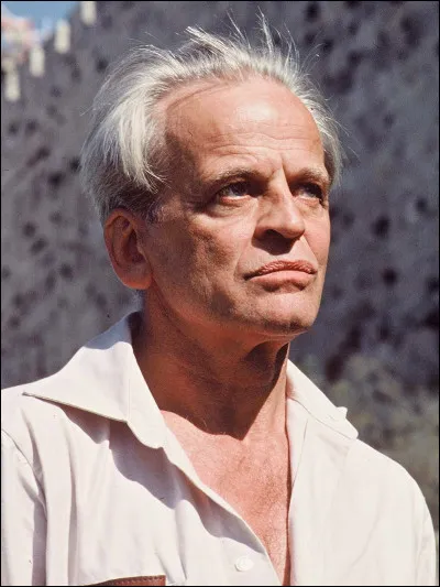 K comme Kinski : avec quel r&eacute;alisateur Klaus Kinski a-t-il tourn&eacute; plusieurs films dans lesquels il tenait un r&ocirc;le de premier plan ?