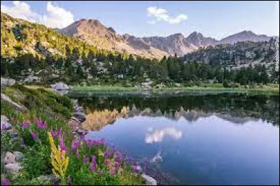 Mon pays est frontalier à la principauté d'Andorre.