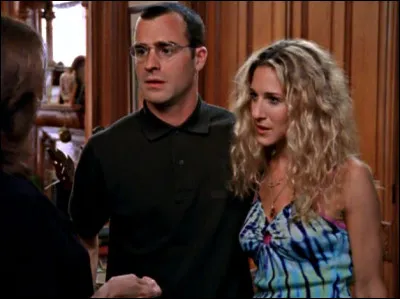 Qu'est-ce qui pose problème à Carrie avec cette conquête, l'obligeant à rompre alors même qu'elle adore sa famille ?