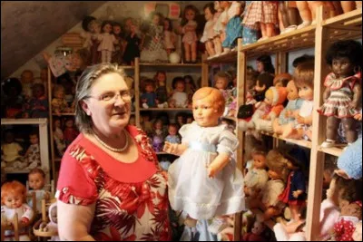 Comment se nomme un collectionneur de poupées ?