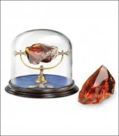 Comment décrit-on la pierre philosophale ?