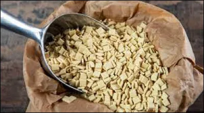 Comment s'appellent ces pâtes de forme carrée à base de farine de sarrasin ?