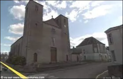 Vous avez sur cette image l'église Saint-Romain, à La Romagne. Commune de l'aire d'attraction Choletaise, elle se situe dans le département ...