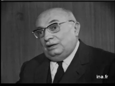Cet homme politique, un des principaux dirigeants du PCF des années 1950 et 60, célèbre pour sa candidature et son résultat à l'élection présidentielle de 1969, se nomme ...