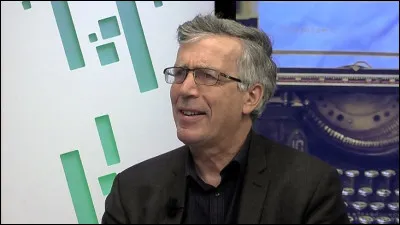 Ce journaliste, éditorialiste au mensuel Alternatives économiques, se nomme ...