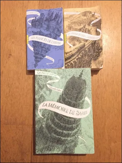 Entre le tome deux et le tome trois, combien de temps s'écoule-t-il ?