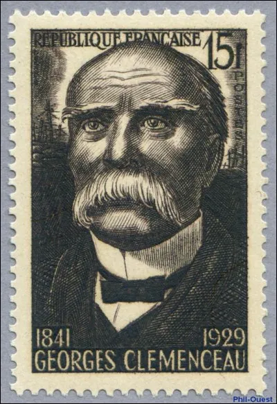 Avant le sang, c'est de l'encre que celui-ci fit couler dans ces journaux ! Sa doctrine : « Une phrase, c'est : un sujet, un verbe, un complément. Si vous voulez rajouter un adjectif ...[Complétez !] »