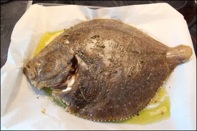 Le plat de résistance est servi par Mia, avec, pour les amateurs de poisson :