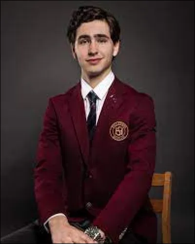 Quel est le nom de l'acteur qui jour le rôle d'August ?