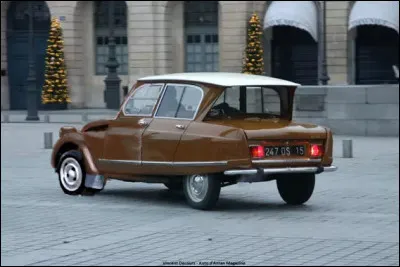 - « Ah oui ! Vous n'auriez pas plus petit, dans la même marque ?»
- « En marron glacé, alors, ma p'tite dame ! »