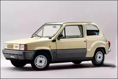 Dans la série : un constructeur, deux modèles, une voiture...
[Quelle est la marque utilisée ?]