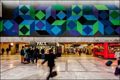 Vasarely est un peintre cubiste père de l'art optique très en vogue dans les années 70. Quel était son prénom ?