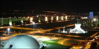 Quel groupe est à l'origine de la chanson "Brazilia Carnaval" ?